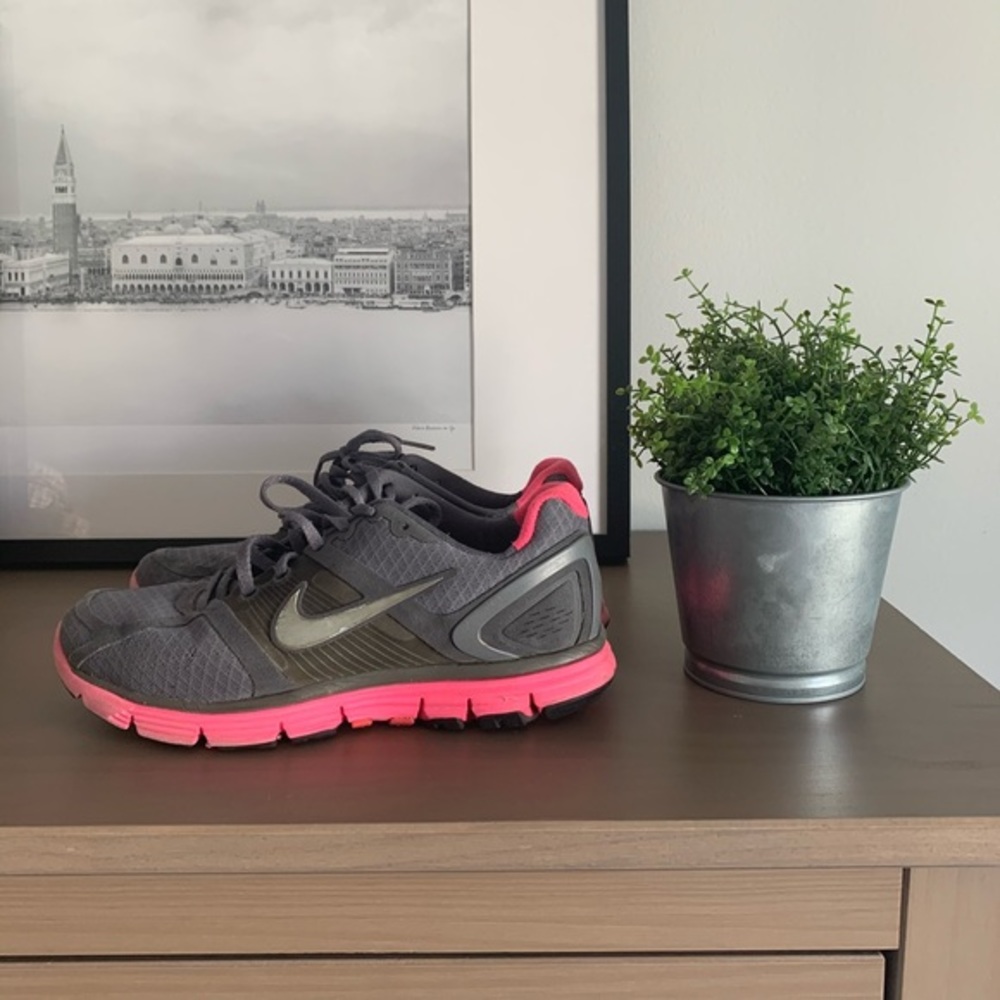 NIKE lunarglide running sneakers